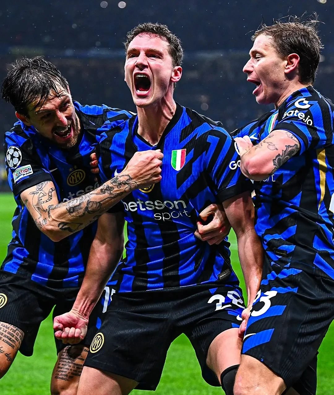 包含国际比赛日体能课后，国际米兰战术微调备战欧联，信心回归，临场指挥获称赞的词条