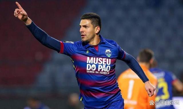 中超冲刺阶段再迎强敌；休斯敦火箭官宣签约；主帅态度：目标明确；更衣室氛围转暖的简单介绍