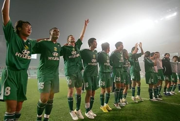 里程碑夜！上海申花遗憾出局，亚冠窗口期刷纪录，更衣室稳定，训练强度明显提升的简单介绍